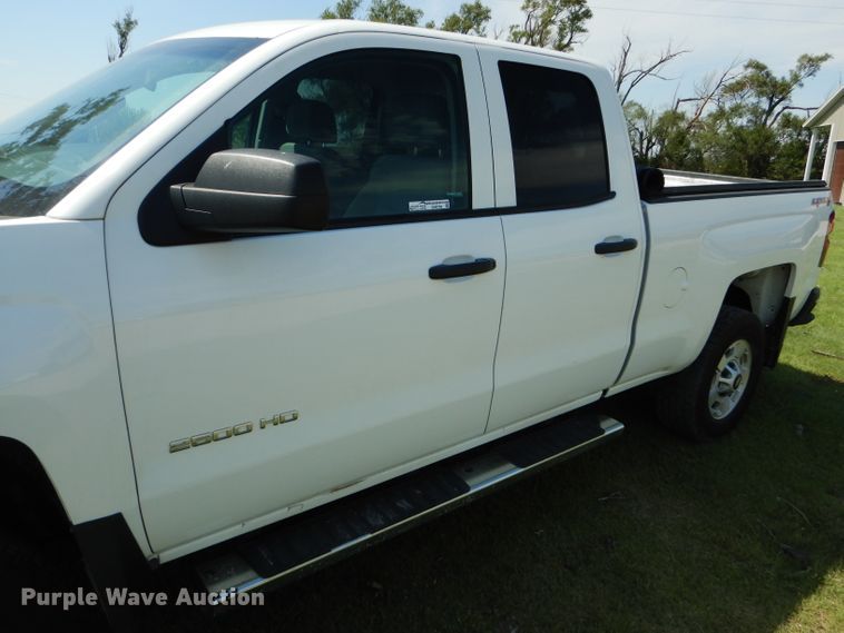 image for item GH9746 2015 Chevrolet Silverado 2500HD Double Cab pickup truck