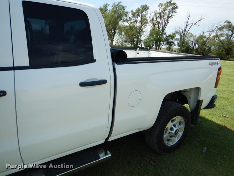 image for item GH9746 2015 Chevrolet Silverado 2500HD Double Cab pickup truck