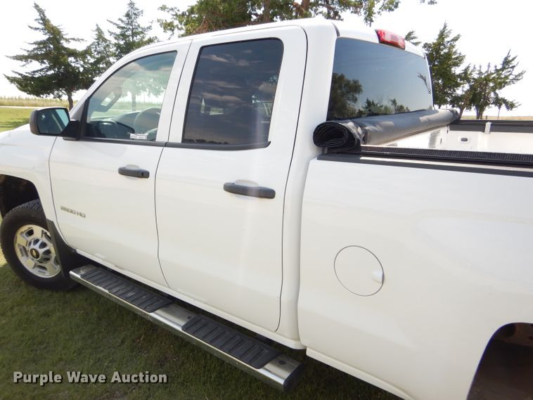 image for item GH9746 2015 Chevrolet Silverado 2500HD Double Cab pickup truck