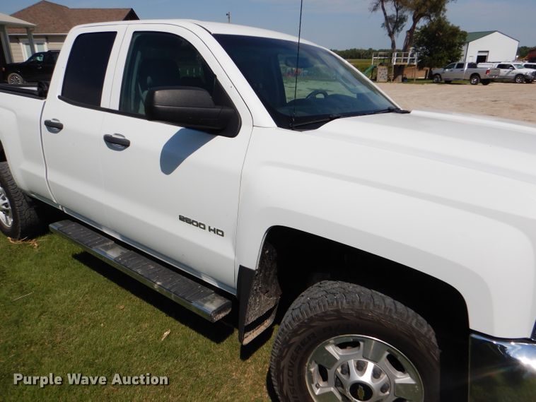 image for item GH9746 2015 Chevrolet Silverado 2500HD Double Cab pickup truck