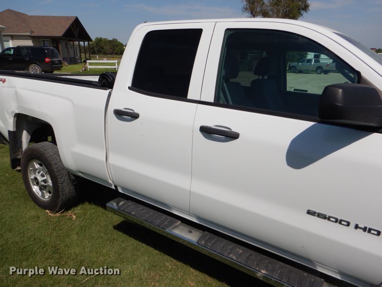 image for item GH9746 2015 Chevrolet Silverado 2500HD Double Cab pickup truck