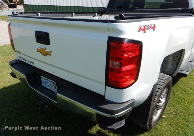 image for item GH9746 2015 Chevrolet Silverado 2500HD Double Cab pickup truck