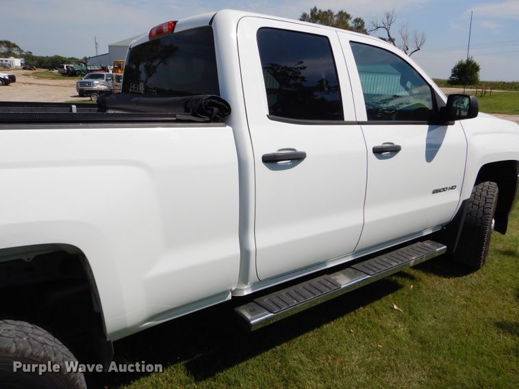 image for item GH9746 2015 Chevrolet Silverado 2500HD Double Cab pickup truck