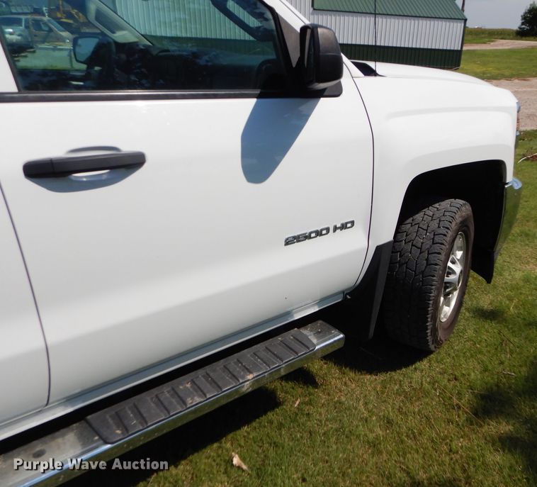 image for item GH9746 2015 Chevrolet Silverado 2500HD Double Cab pickup truck
