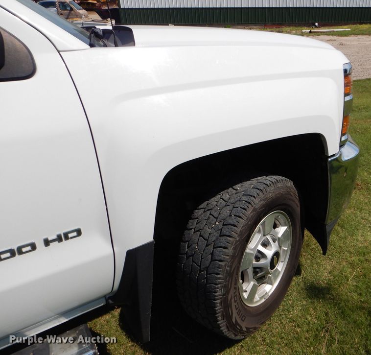 image for item GH9746 2015 Chevrolet Silverado 2500HD Double Cab pickup truck