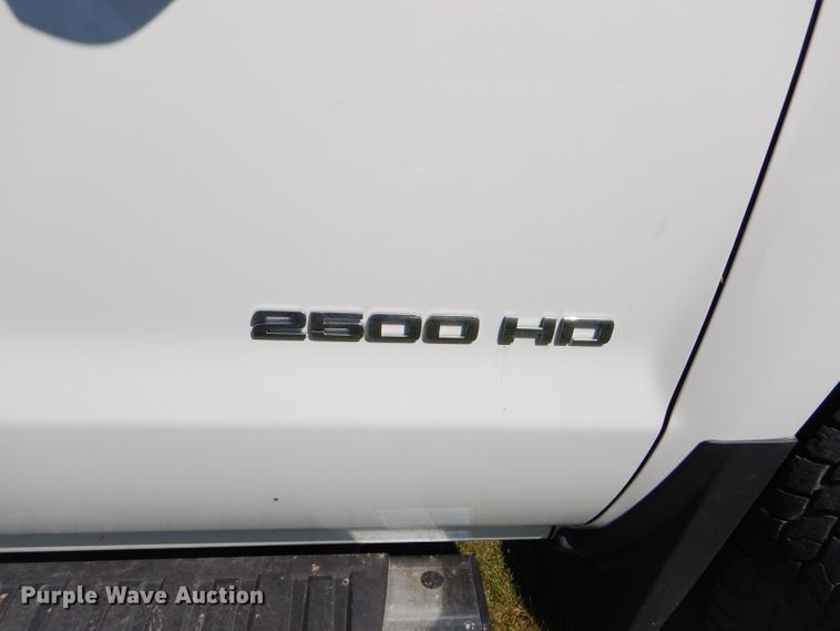 image for item GH9746 2015 Chevrolet Silverado 2500HD Double Cab pickup truck