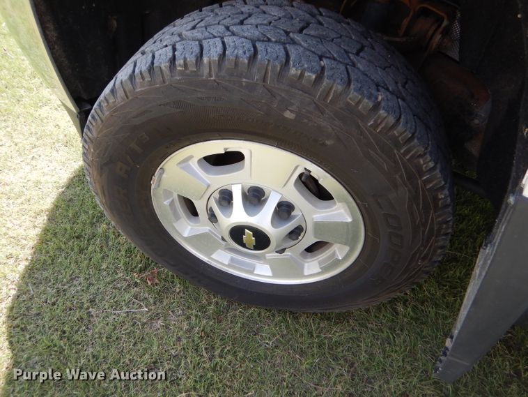 image for item GH9746 2015 Chevrolet Silverado 2500HD Double Cab pickup truck