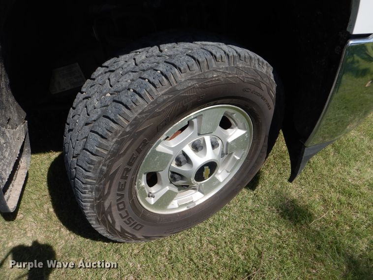 image for item GH9746 2015 Chevrolet Silverado 2500HD Double Cab pickup truck