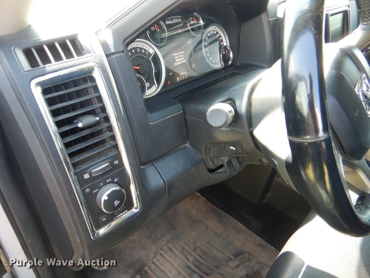 image for item GH9747 2013 Dodge Ram 1500 Crew Cab pickup truck
