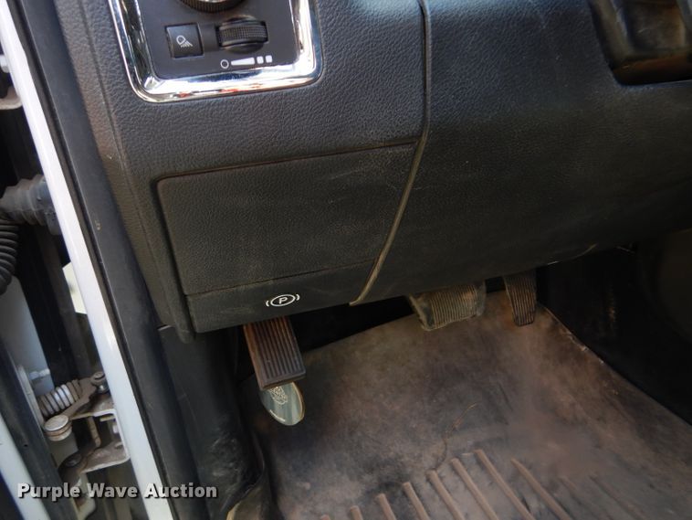 image for item GH9747 2013 Dodge Ram 1500 Crew Cab pickup truck