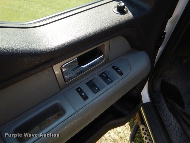 image for item GH9748 2011 Ford F150 XL SuperCab pickup truck