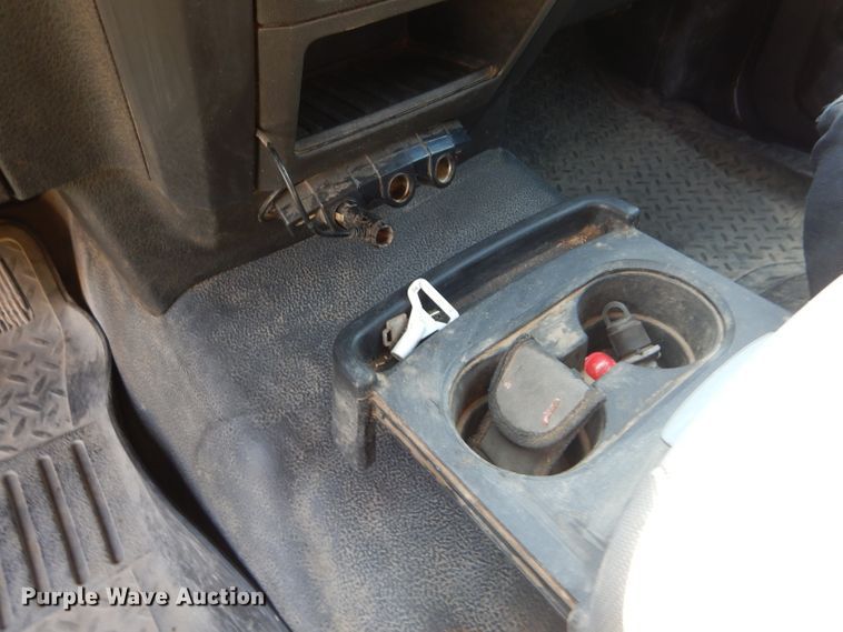 image for item GH9748 2011 Ford F150 XL SuperCab pickup truck