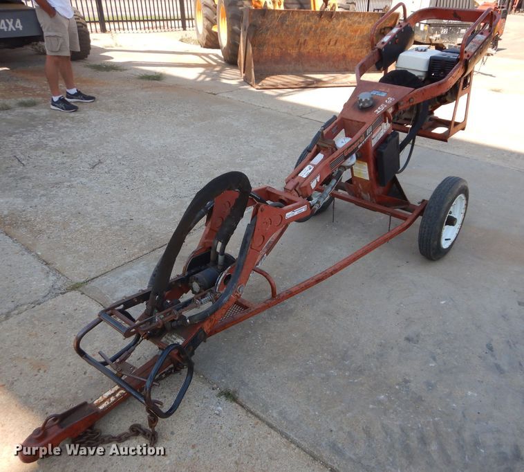 image for item GJ9833 1999 General 660 Dig-R-Mobile auger