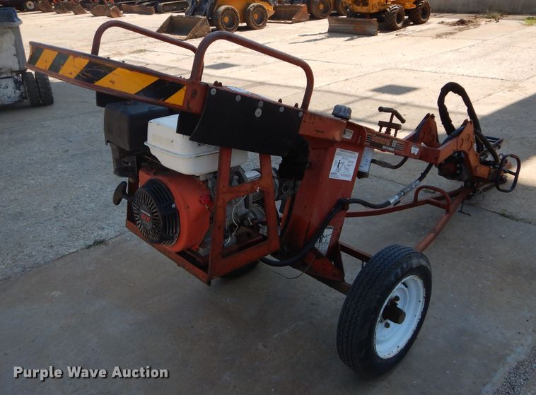 image for item GJ9833 1999 General 660 Dig-R-Mobile auger