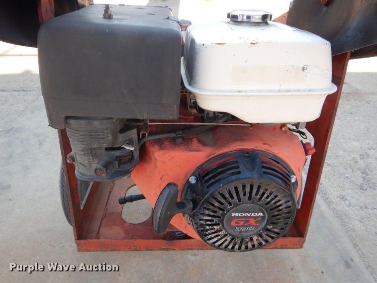 image for item GJ9833 1999 General 660 Dig-R-Mobile auger