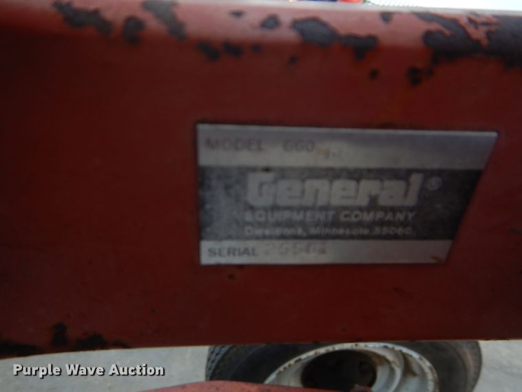 image for item GJ9833 1999 General 660 Dig-R-Mobile auger