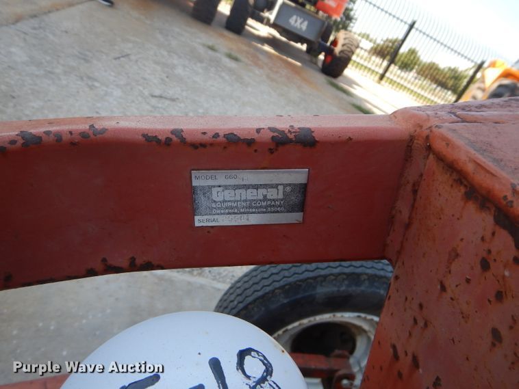 image for item GJ9833 1999 General 660 Dig-R-Mobile auger