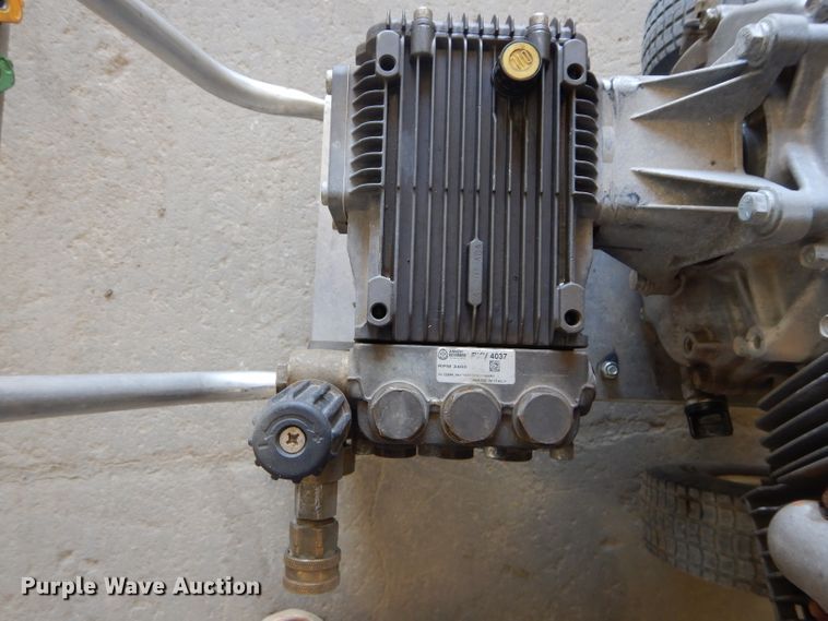 image for item GJ9835 2013 Mi-T-M CA-4004-1MAH pressure washer