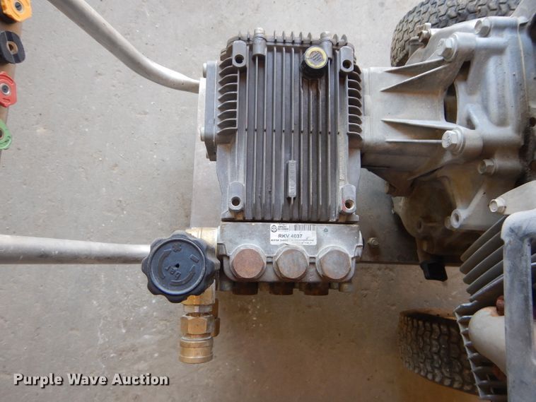 image for item GJ9836 2013 Mi-T-M CA-4004-1MAH pressure washer