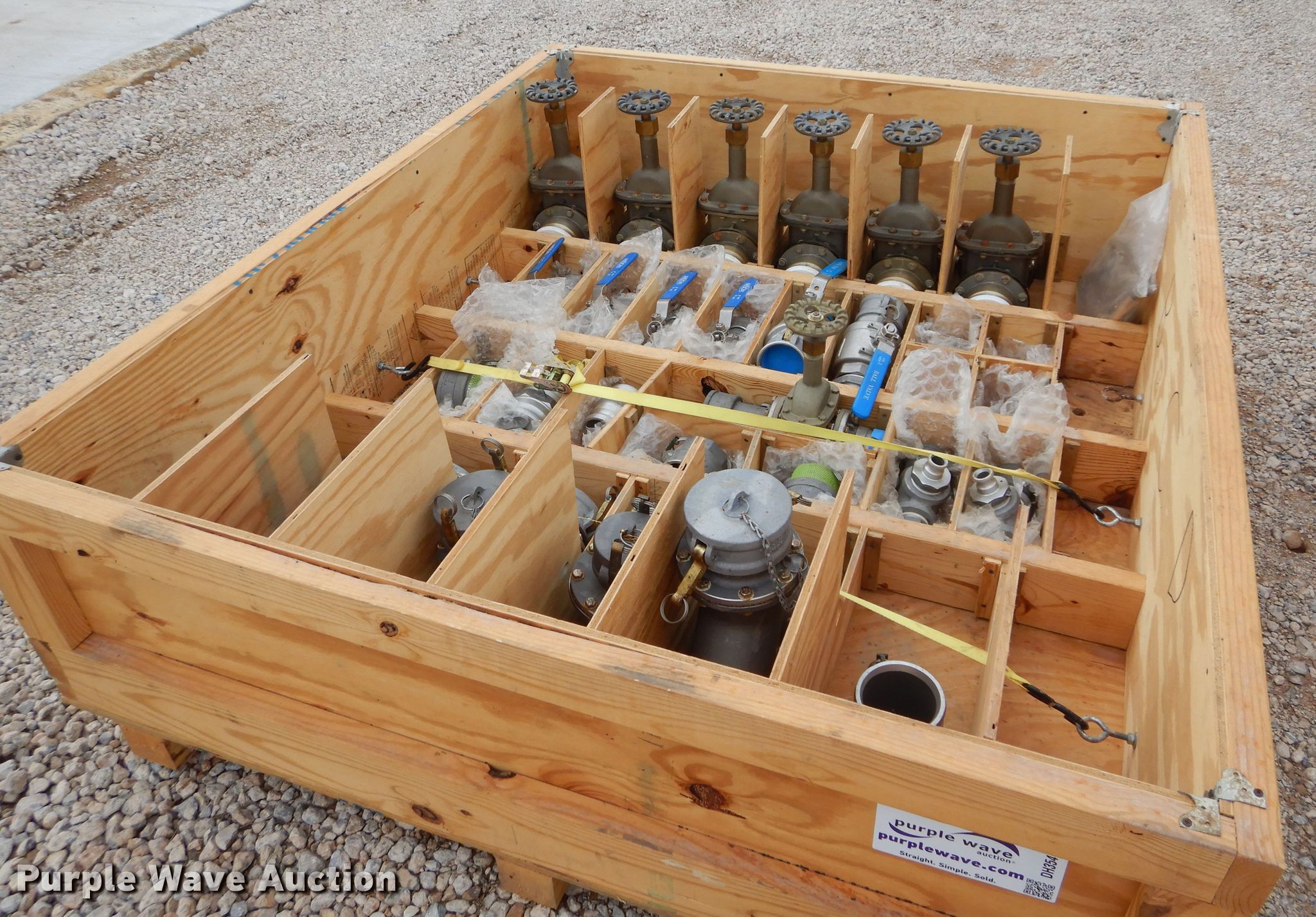 Valves and fittings in Oklahoma City, OK Item DH3547 sold Purple Wave