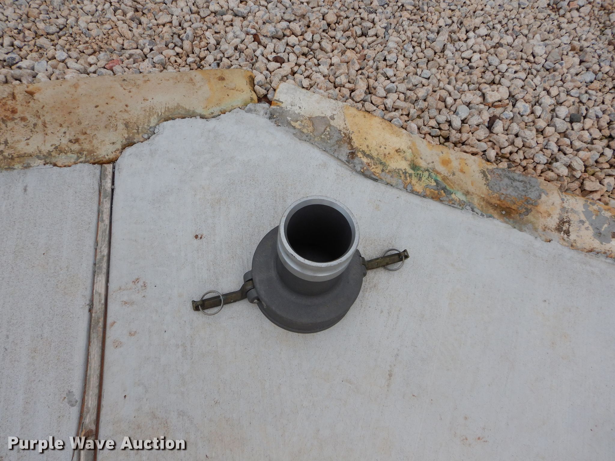 Valves and fittings in Oklahoma City, OK Item DH3547 sold Purple Wave