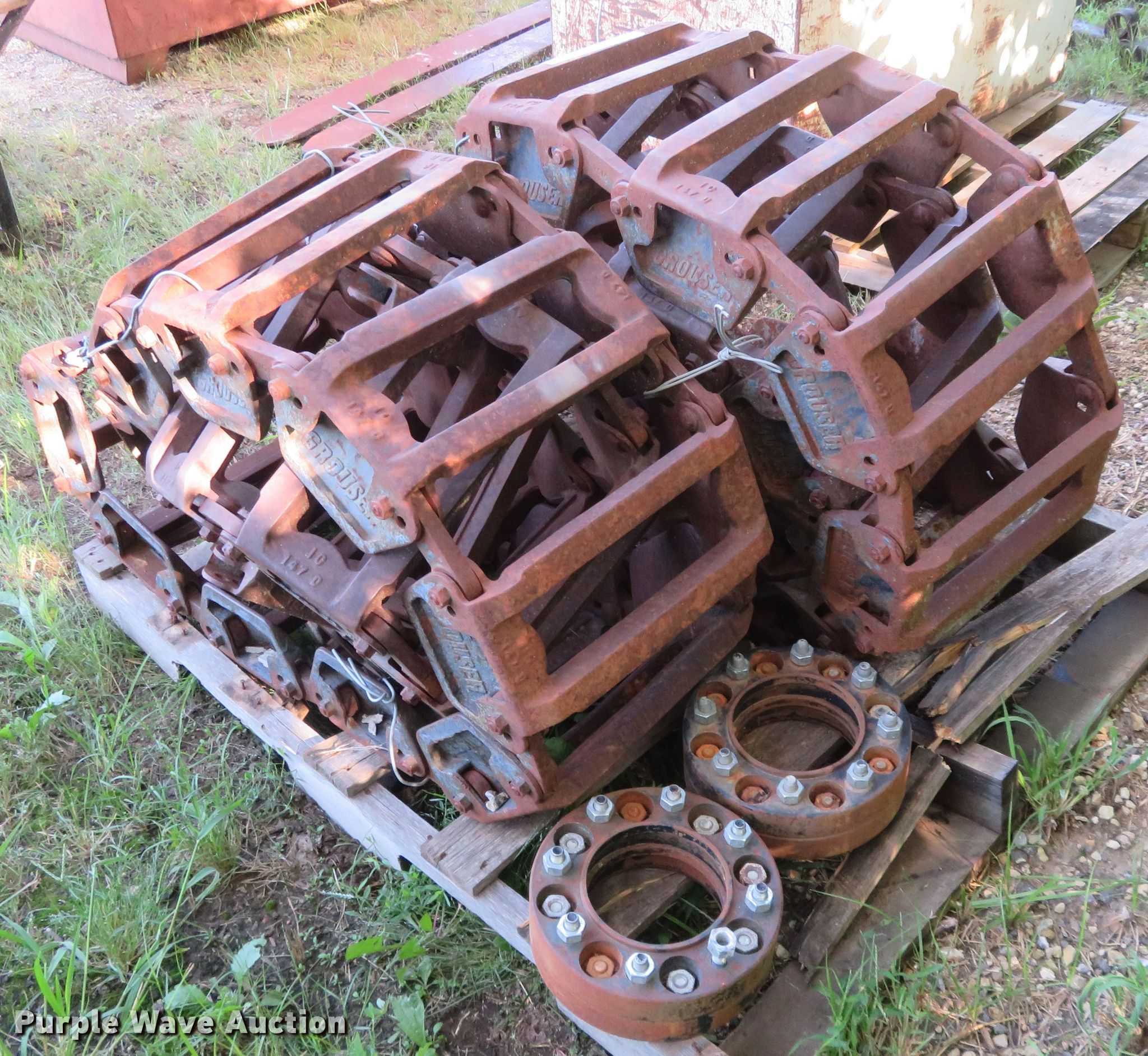 Grouser steel over tire skid steer tracks in Benton, KS Item EQ9279