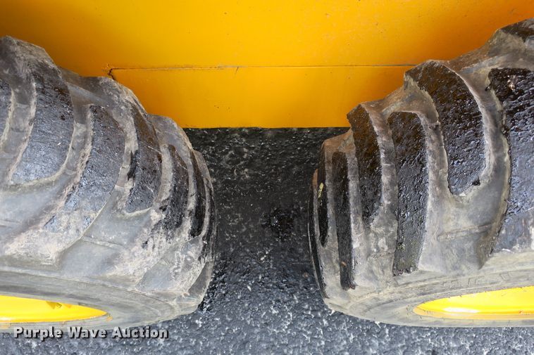 image for item DB10205 Mustang 442 skid steer