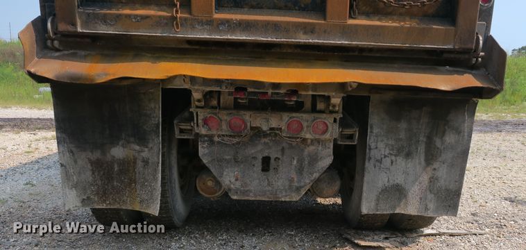 image for item DB10208 1992 Freightliner FLD dump truck