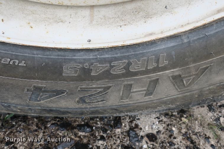 image for item DB10208 1992 Freightliner FLD dump truck