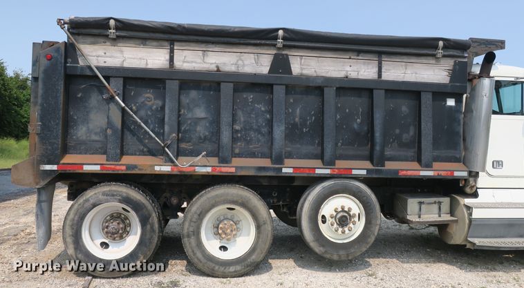 image for item DB10208 1992 Freightliner FLD dump truck