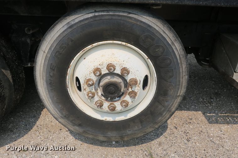 image for item DB10208 1992 Freightliner FLD dump truck