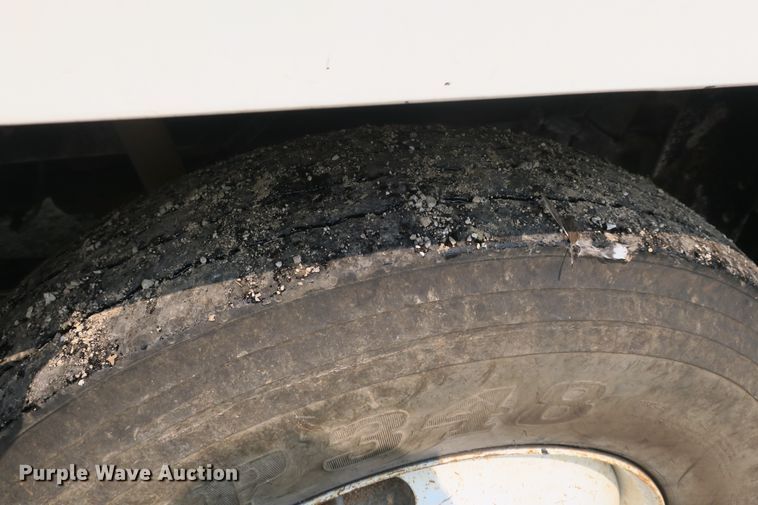 image for item DB10208 1992 Freightliner FLD dump truck