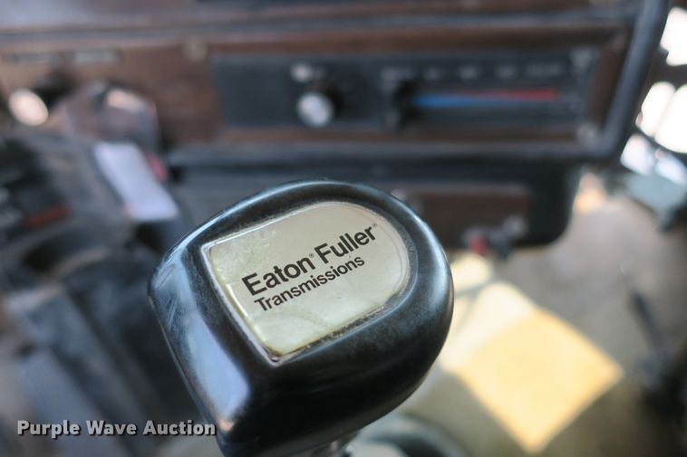 image for item DB10208 1992 Freightliner FLD dump truck