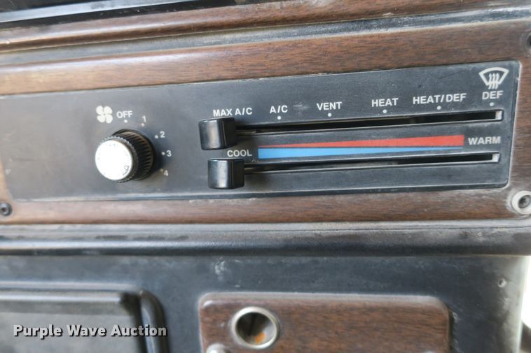 image for item DB10208 1992 Freightliner FLD dump truck