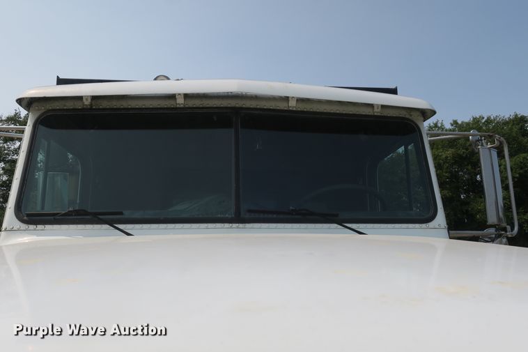 image for item DB10208 1992 Freightliner FLD dump truck