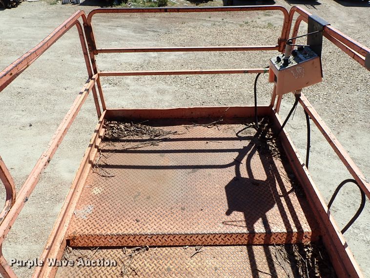 image for item DE0938 JLG 40RTS scissor lift