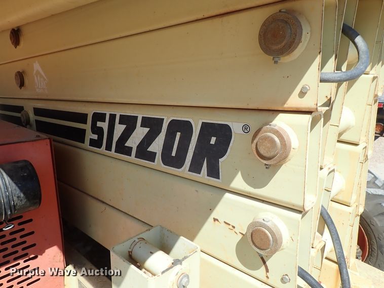 image for item DE0938 JLG 40RTS scissor lift