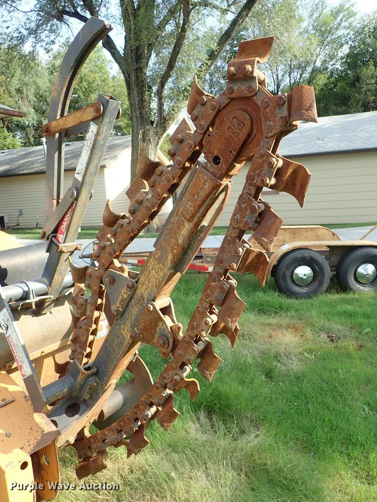 image for item DE0959 2000 Case 360 trencher