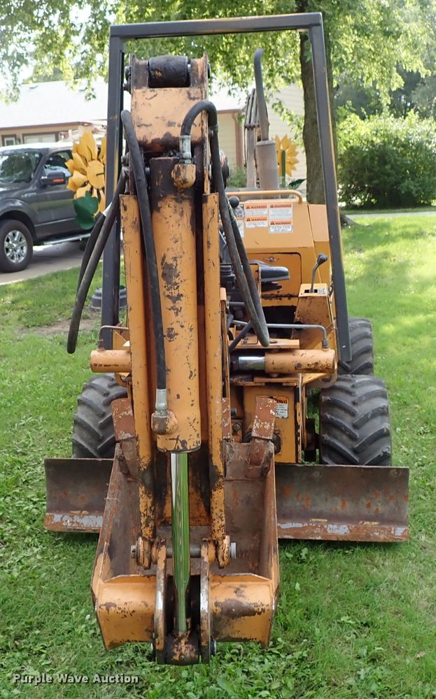 image for item DE0960 1999 Case 360 trencher
