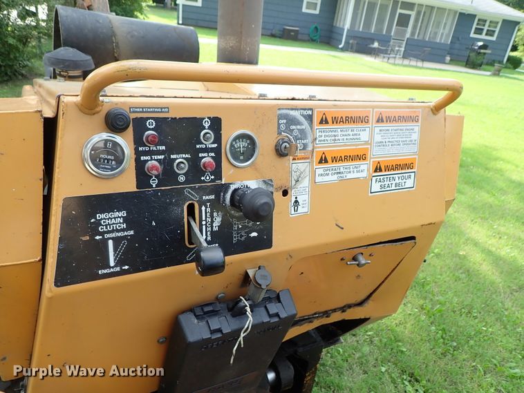 image for item DE0960 1999 Case 360 trencher