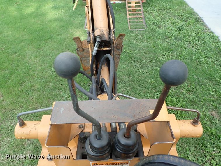 image for item DE0960 1999 Case 360 trencher