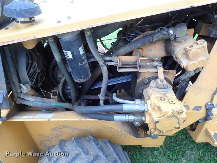 image for item DE0960 1999 Case 360 trencher