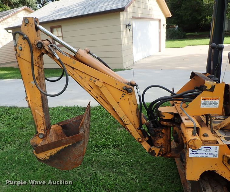 image for item DE0960 1999 Case 360 trencher