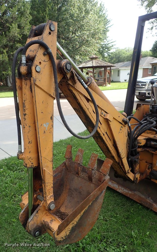 image for item DE0960 1999 Case 360 trencher