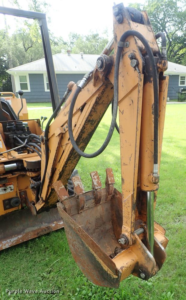 image for item DE0960 1999 Case 360 trencher