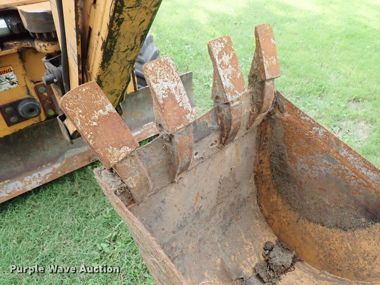 image for item DE0960 1999 Case 360 trencher