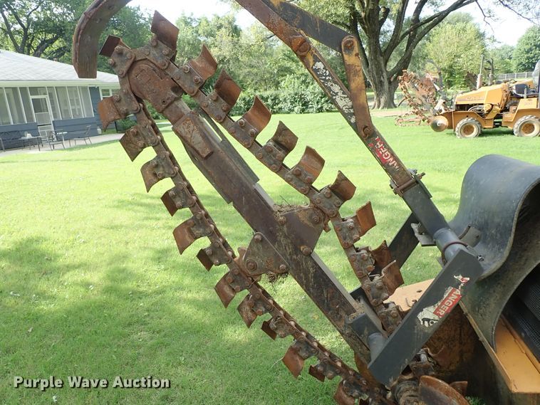 image for item DE0960 1999 Case 360 trencher