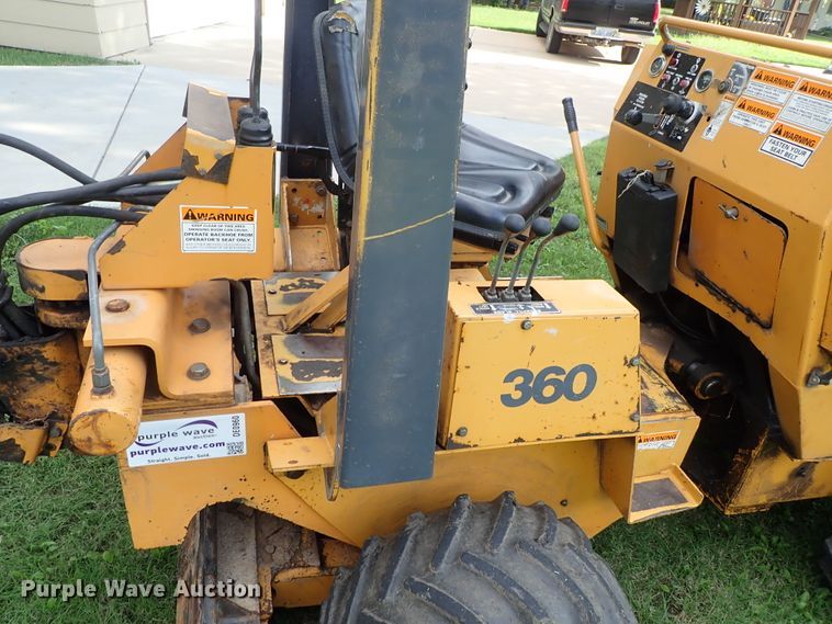 image for item DE0960 1999 Case 360 trencher