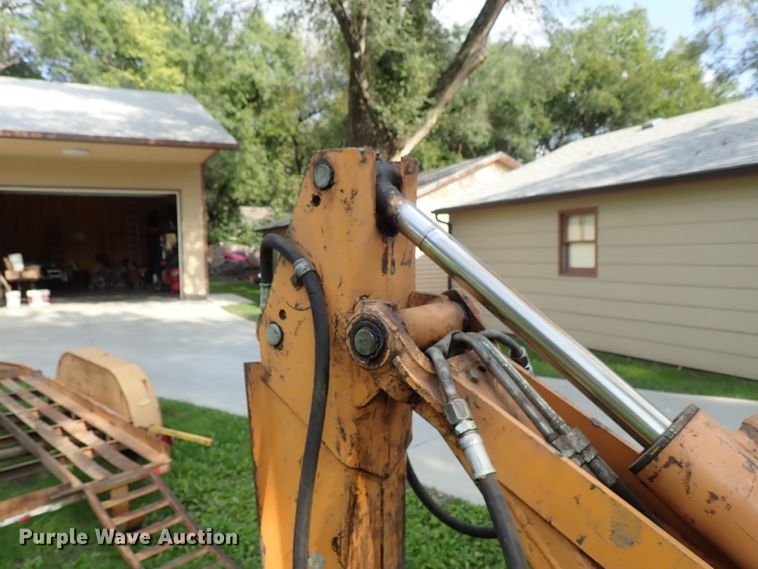 image for item DE0960 1999 Case 360 trencher