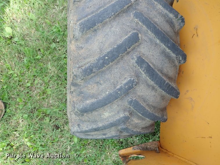 image for item DE0960 1999 Case 360 trencher